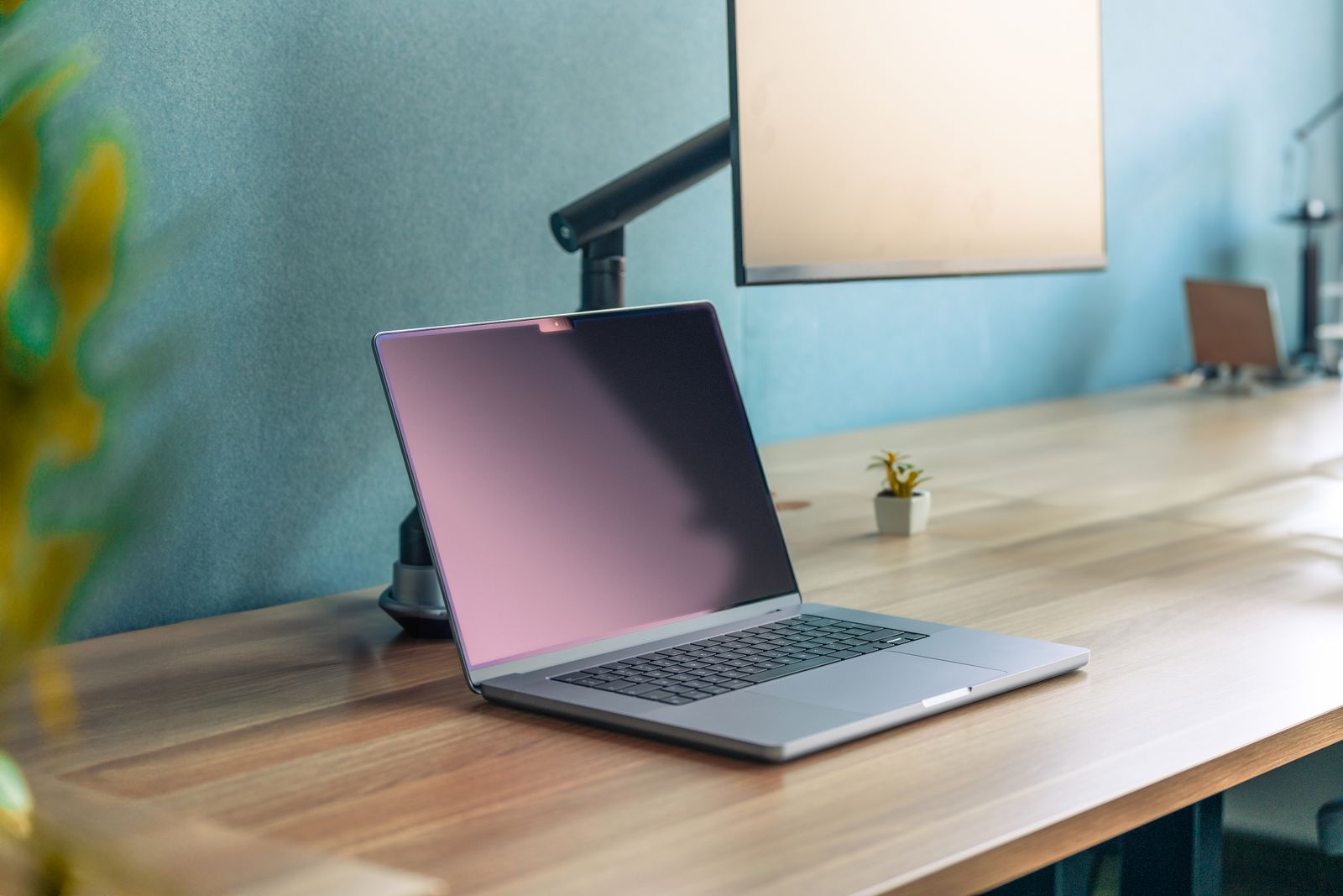 Een laptop op een bureau