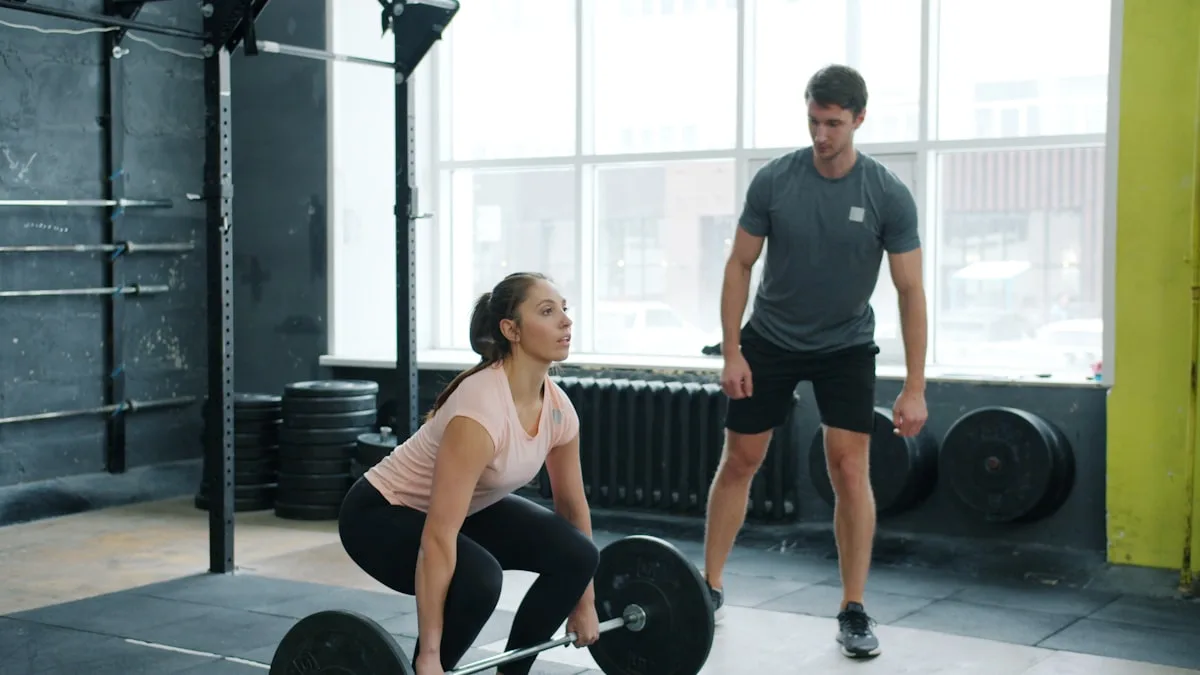 Een trainingsschema met oefeningen en herhalingen