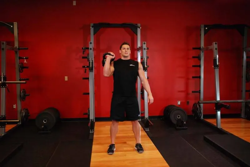 Kettlebell jerk met één arm, beginpositie